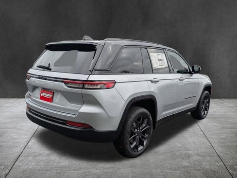 New 2025 Jeep Grand Cherokee Limited image 4