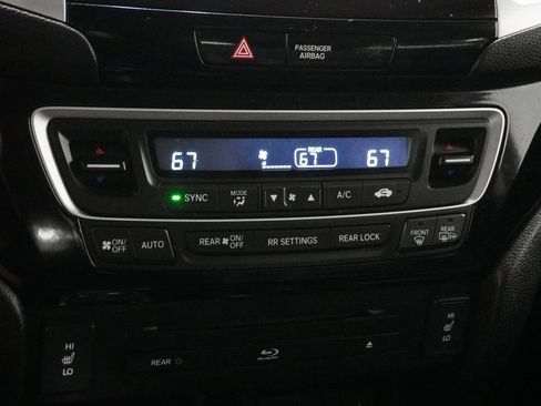 Used 2016 Honda Pilot Touring image 30