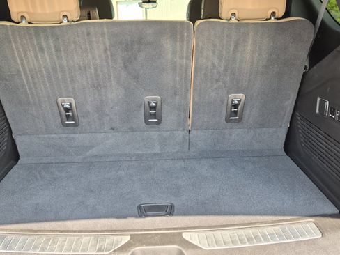 Used 2023 Chevrolet Tahoe Premier AWD/4WD image 15
