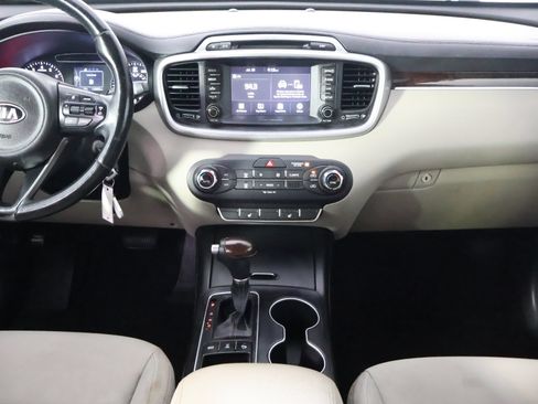 Used 2017 Kia Sorento AWD w/ LX Convenience Package image 26