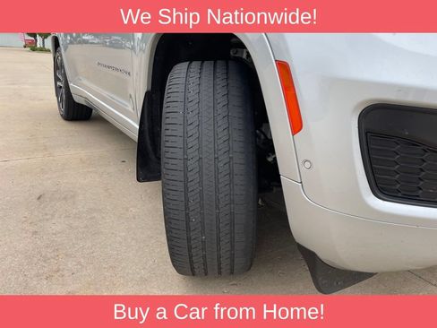 Used 2022 Jeep Grand Cherokee Overland AWD/4WD image 18