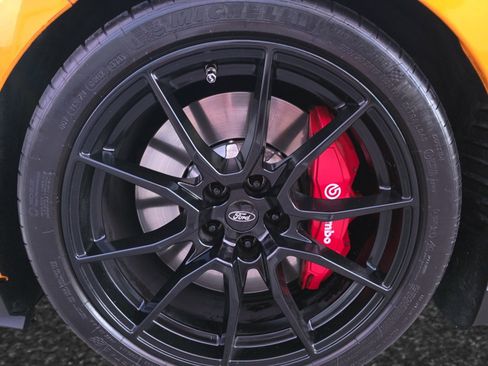 Used 2019 Ford Mustang Shelby GT350 w/ Technology Package image 10