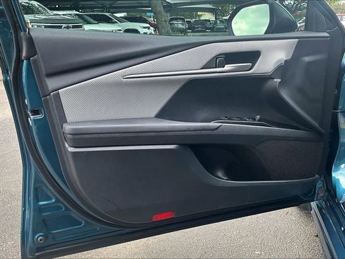 Used 2025 Toyota Camry SE w/ Convenience Package FWD image 22