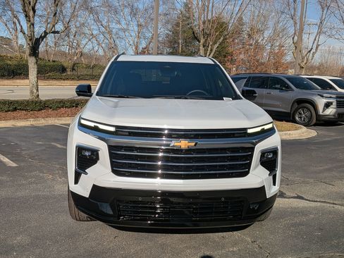 New 2026 Chevrolet Traverse High Country w/ LPO, Floor Liner Package image 2