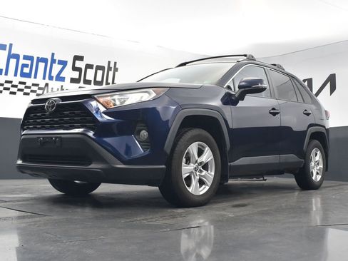 Used 2021 Toyota RAV4 XLE w/ Convenience Package image 17