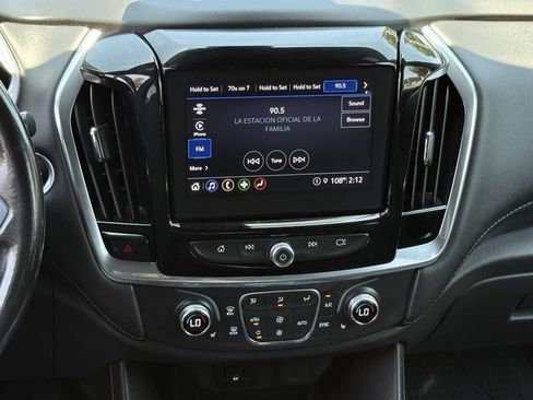 Used 2022 Chevrolet Traverse LT FWD image 17