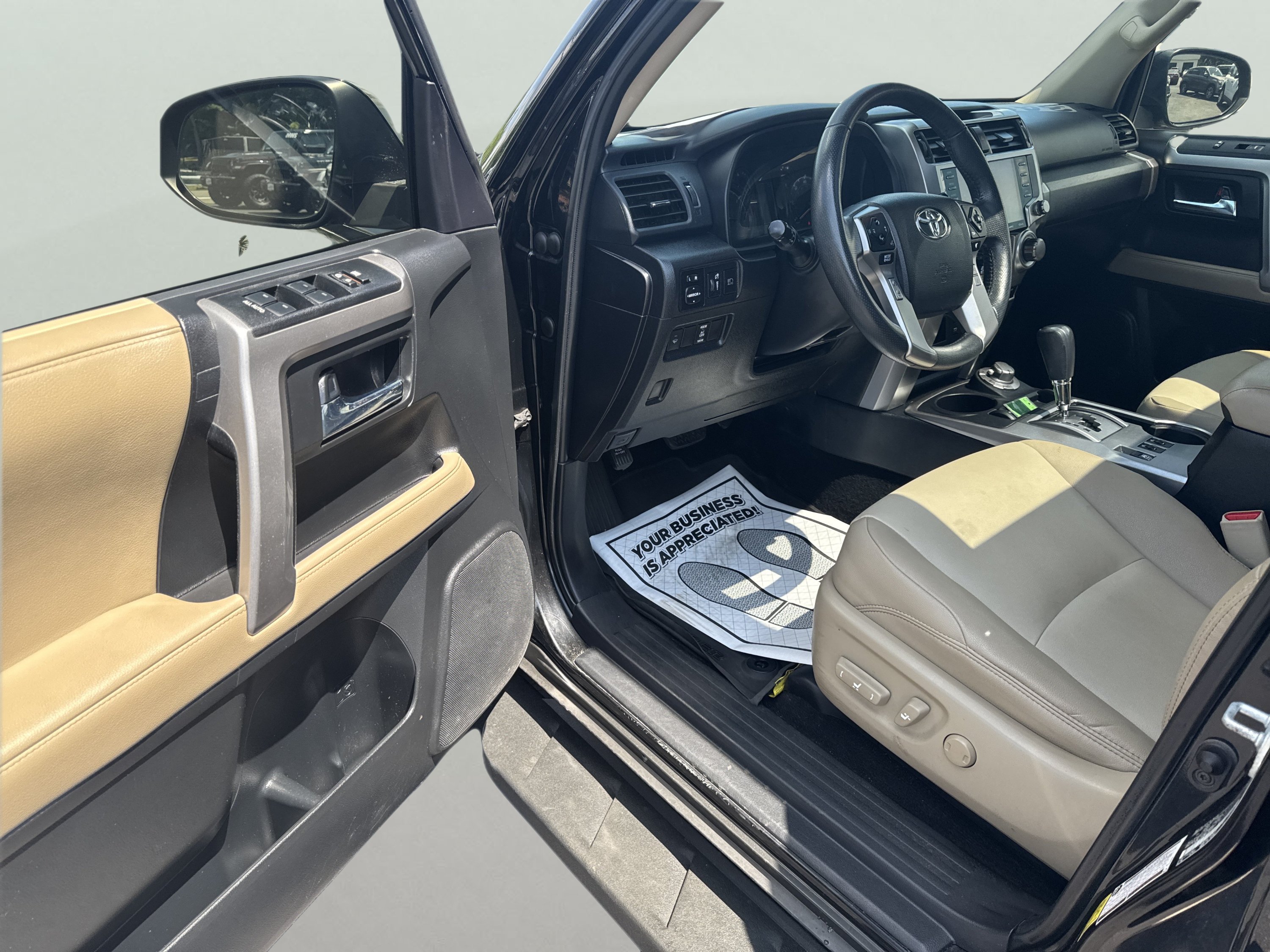 Used 2021 Toyota 4Runner SR5 Premium w/ Moonroof Package AWD/4WD image 9