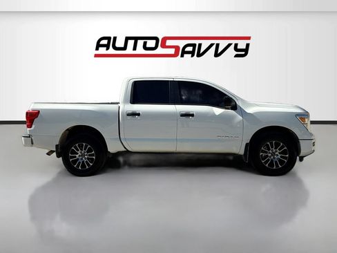 Used 2024 Nissan Titan SV w/ SV Convenience Package RWD image 8