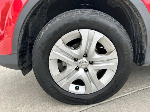 Used 2015 Toyota RAV4 LE AWD/4WD image 32