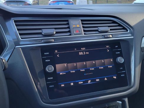 Certified 2024 Volkswagen Tiguan SE image 27