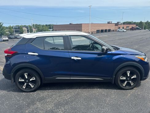 Used 2019 Nissan Kicks SR FWD image 5