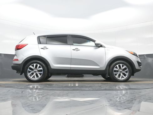 Used 2016 Kia Sportage LX image 30