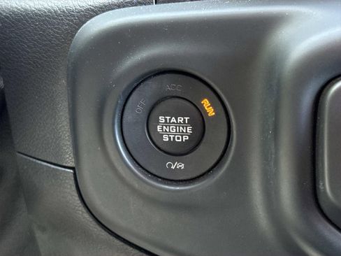 Used 2018 Jeep Wrangler Unlimited Sport S AWD/4WD image 19