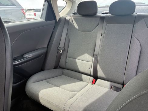 Used 2025 Kia K4 FWD image 38