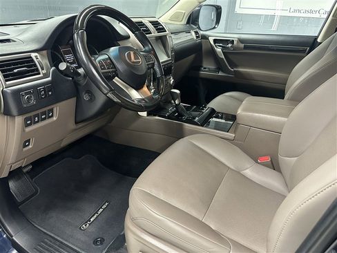 Used 2021 Lexus GX 460 Premium w/ Premium Package image 2