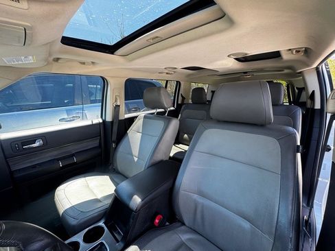 Used 2018 Ford Flex SEL w/ Equipment Group 202A AWD/4WD image 8