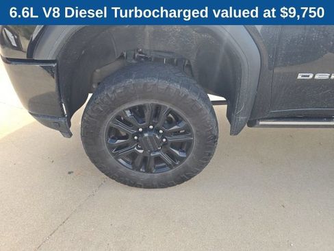Used 2022 GMC Sierra 2500 Denali w/ Denali Black Diamond Edition AWD/4WD image 2