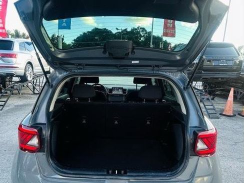 Used 2022 Hyundai Venue SEL w/ Cargo Package FWD image 11