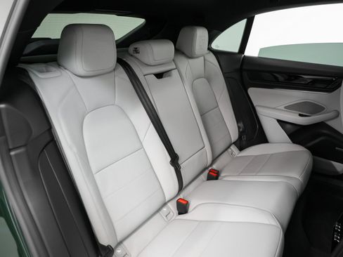 New 2025 Porsche Macan 4S Electric image 26