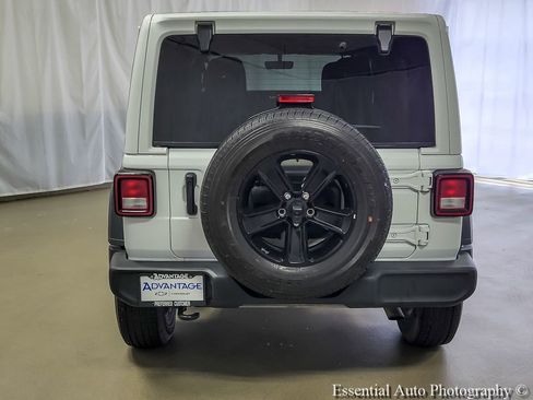 Used 2023 Jeep Wrangler Unlimited Sport AWD/4WD image 5