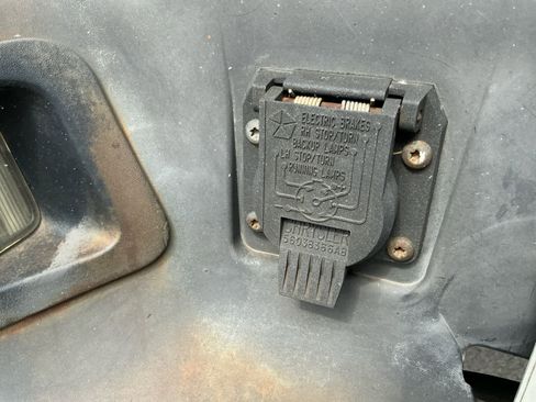 Used 2006 Dodge Ram 2500 Truck SLT image 18