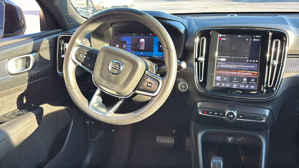 Certified 2023 Volvo XC40 B5 Plus w/ Climate Package AWD/4WD image 6