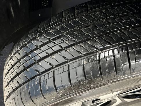 Used 2025 Volkswagen Tiguan S image 33