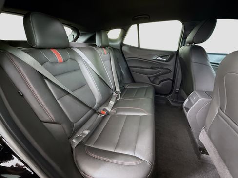 Used 2025 Chevrolet Trax RS image 27