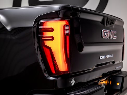 Used 2024 GMC Sierra 3500 Denali w/ Denali Reserve Package AWD/4WD image 13
