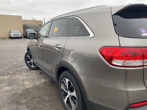 Used 2016 Kia Sorento EX image 3