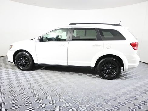 Used 2020 Dodge Journey SE w/ Blacktop Package FWD image 3