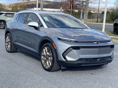 New 2026 Chevrolet Equinox EV LT w/ LPO, Tech Bronze Package