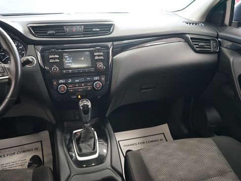 Used 2018 Nissan Rogue Sport SV image 12