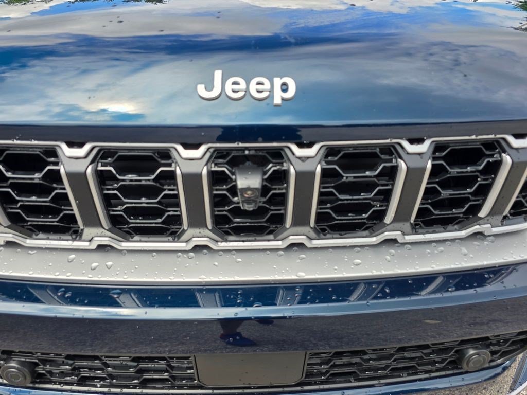 New 2027 Jeep Grand Cherokee Limited w/ Technology Group II AWD/4WD image 9