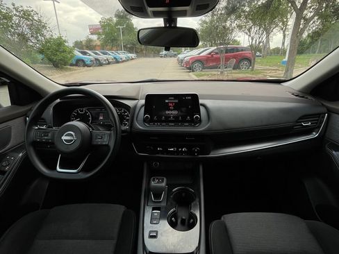 Used 2023 Nissan Rogue SV image 11