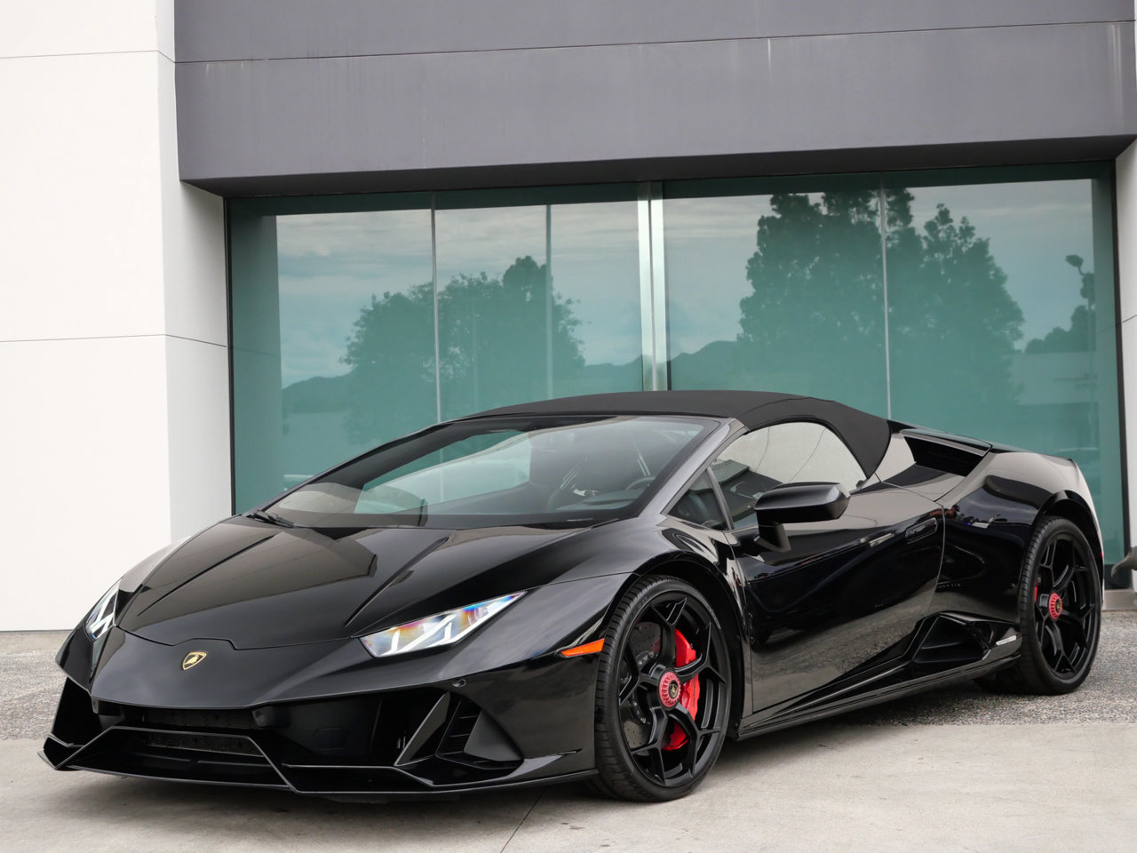 Used 2024 Lamborghini Huracan EVO AWD/4WD image 15