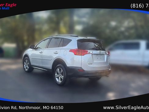 Used 2015 Toyota RAV4 XLE AWD/4WD image 3