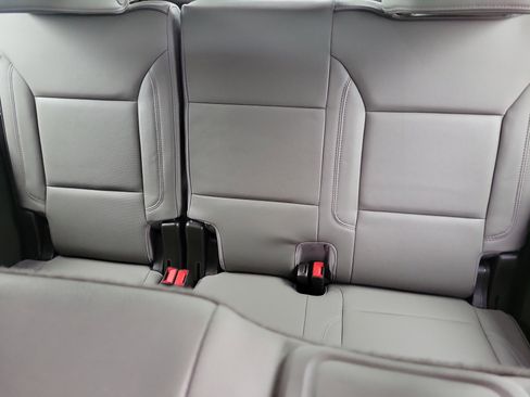 Used 2023 GMC Yukon XL SLT RWD image 13