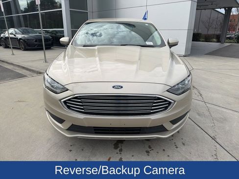 Used 2018 Ford Fusion SE w/ Fusion SE Technology Package image 3