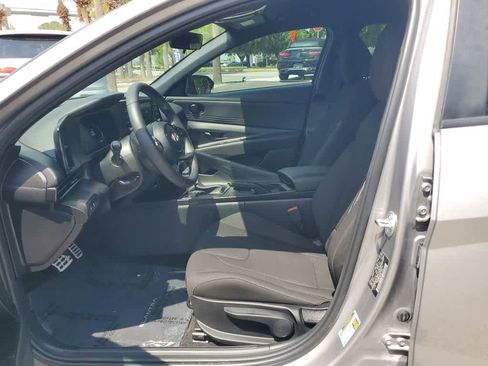 Used 2025 Hyundai Elantra Sport image 21