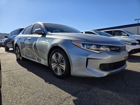 Used 2017 Kia Optima EX image 2