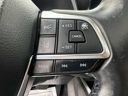 Used 2021 Toyota Highlander XSE AWD/4WD image 16