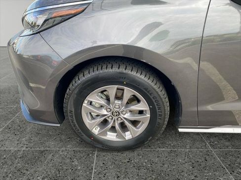 Certified 2025 Toyota Sienna LE FWD image 14
