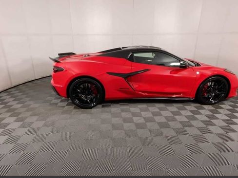 New 2025 Chevrolet Corvette Z06 image 18