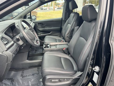 Used 2023 Honda Odyssey Sport image 13