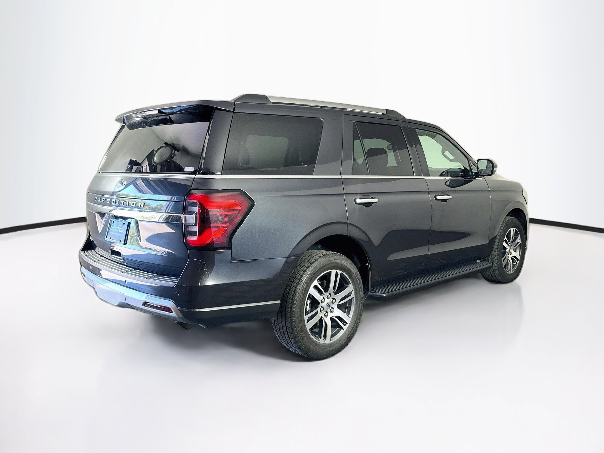 Used 2024 Ford Expedition Limited RWD image 9