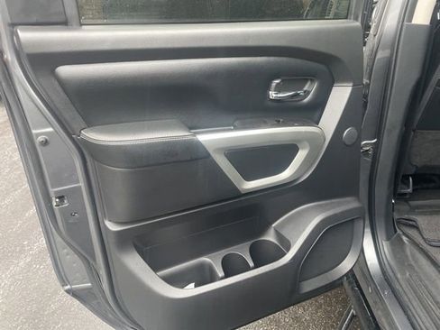 Used 2019 Nissan Titan PRO-4X w/ Pro-4x Convenience Package image 14