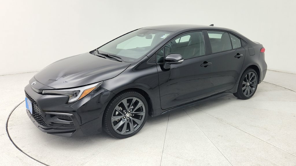Used 2025 Toyota Corolla SE FWD image 3