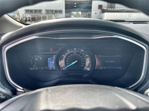 Used 2020 Ford Fusion SE image 12