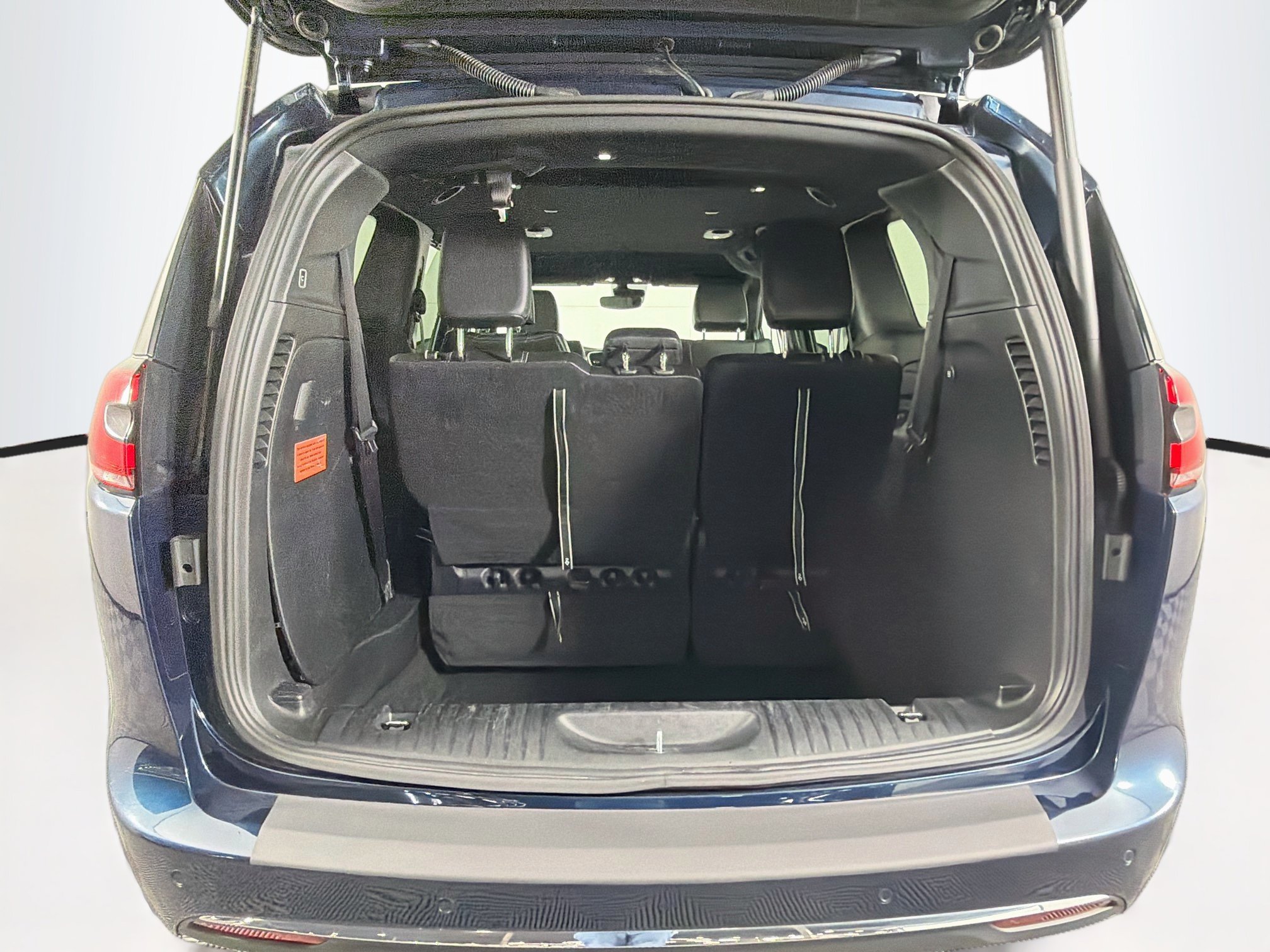Used 2025 Chrysler Pacifica Select FWD image 30